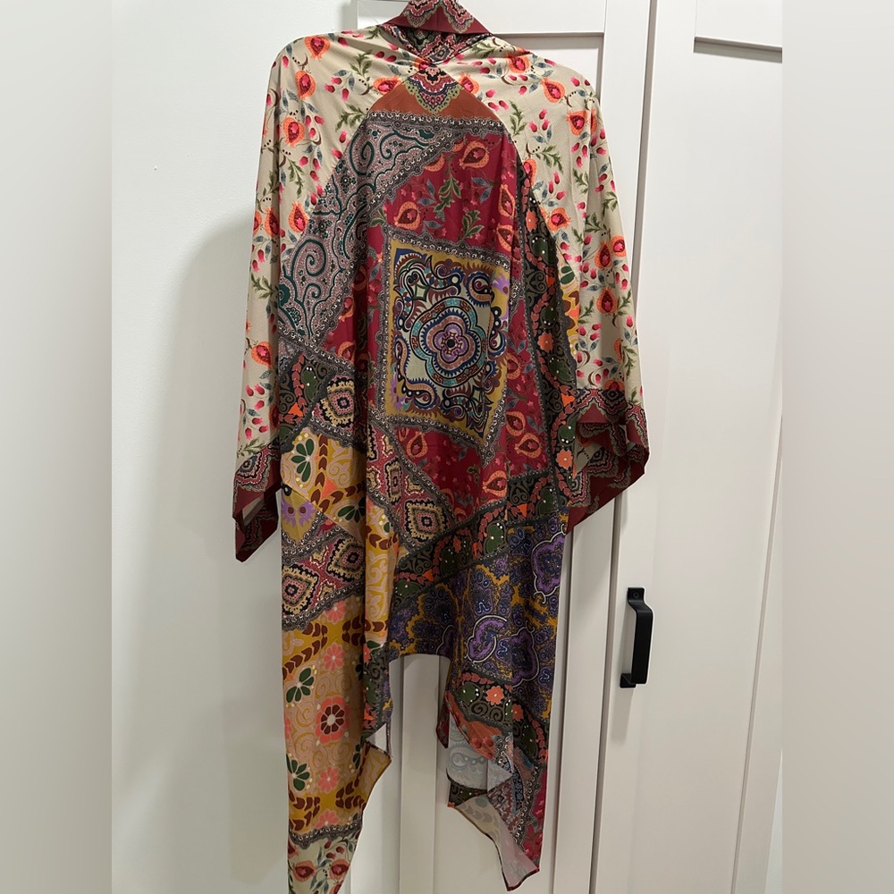 Umgee Paisley Kimono with Red and Green Accents - Picture 4 of 5